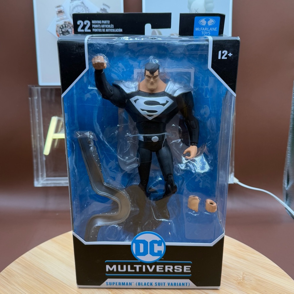 McFarlane-DC-Multiverse Superman Black Suit Variant